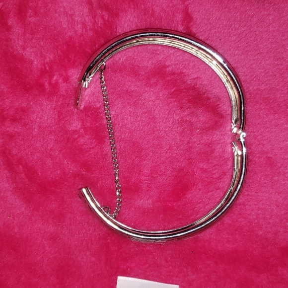 .925 Sterling Silver Bracelet with Floral Vine Engraving Details - Picture 9 of 17